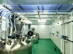 Reactor with fluoropolymer coating